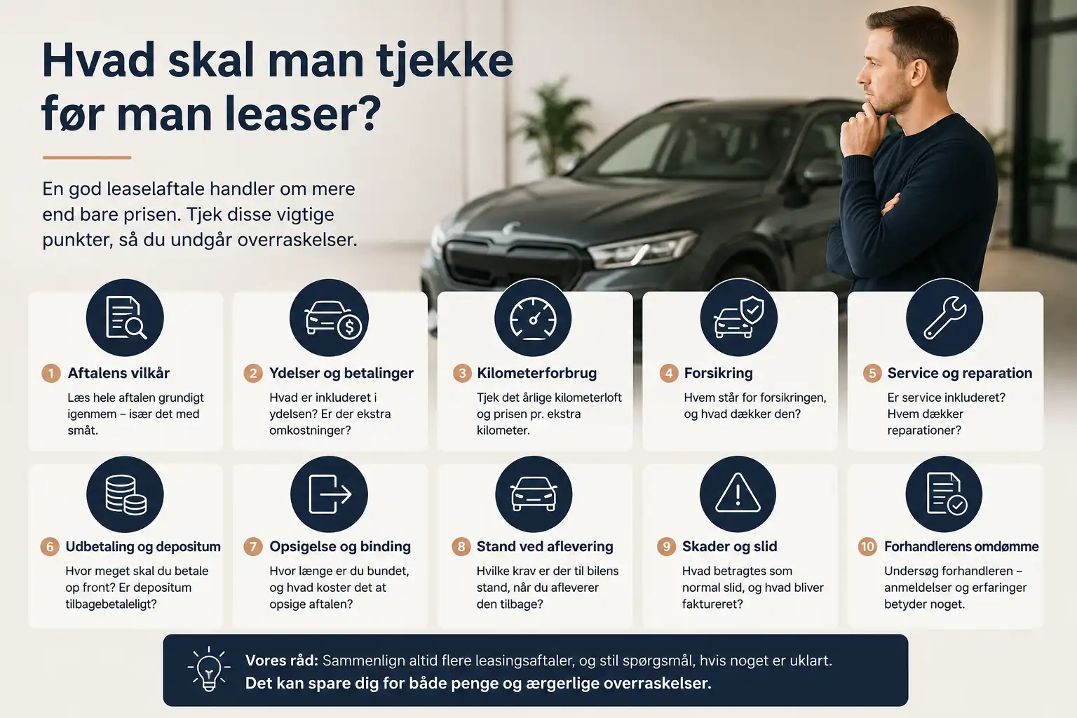 Person gennemgår en leasingkontrakt ved et bord